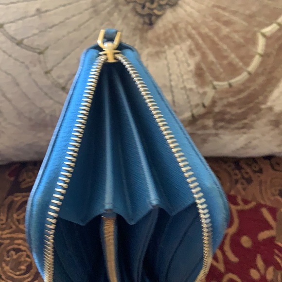 Authentic Prada long zip around bow wallet - Picture 12 of 12
